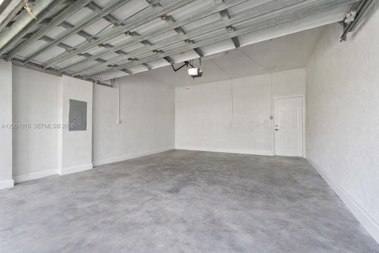 690 SE 30th Dr, Homestead, FL 33033 Photo