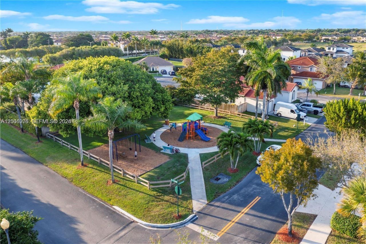 690 SE 30th Dr, Homestead, FL 33033 Photo