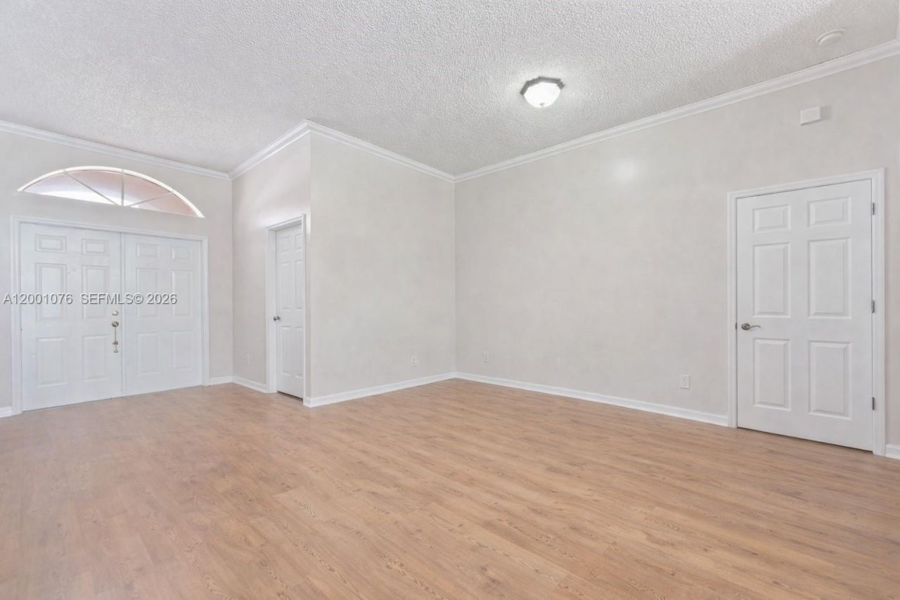 690 SE 30th Dr, Homestead, FL 33033 Photo