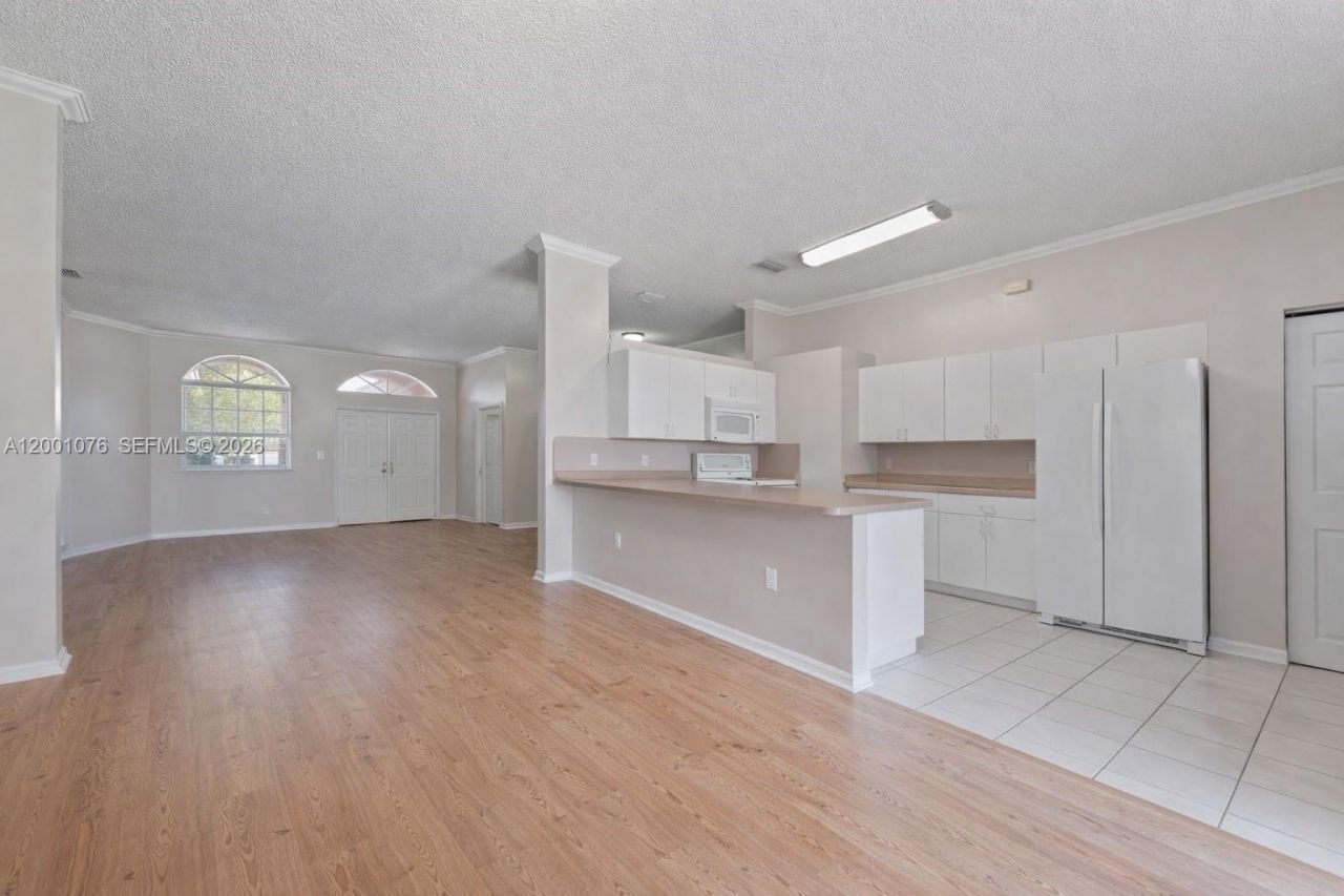 690 SE 30th Dr, Homestead, FL 33033 Photo