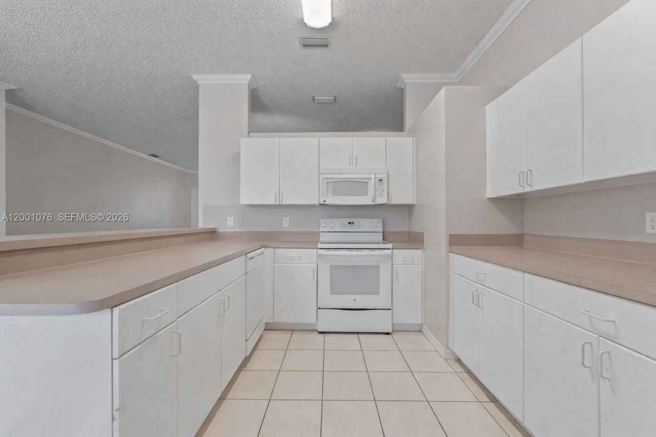 690 SE 30th Dr, Homestead, FL 33033 Photo