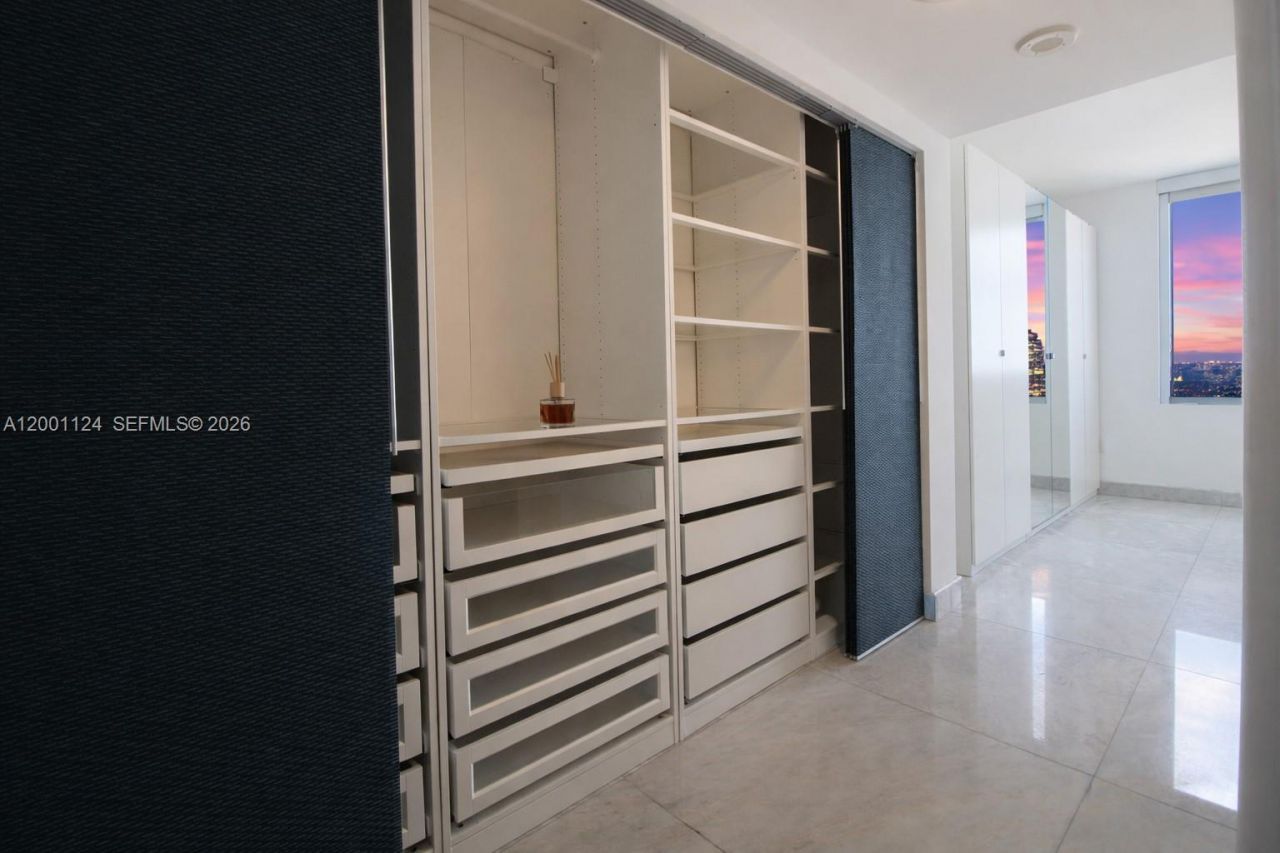 92 SW 3rd St, Unit 4310, Miami, FL 33130 Photo