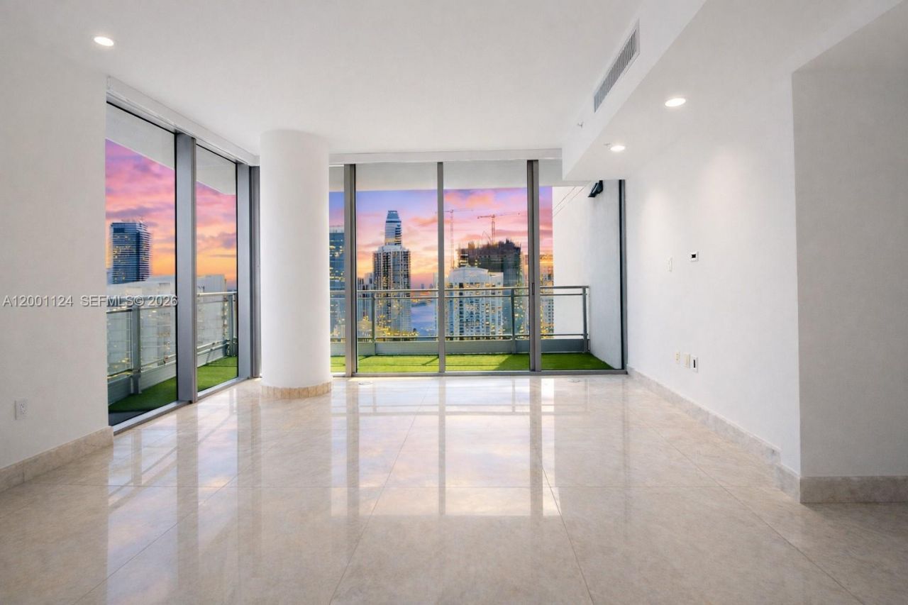 92 SW 3rd St, Unit 4310, Miami, FL 33130 Photo