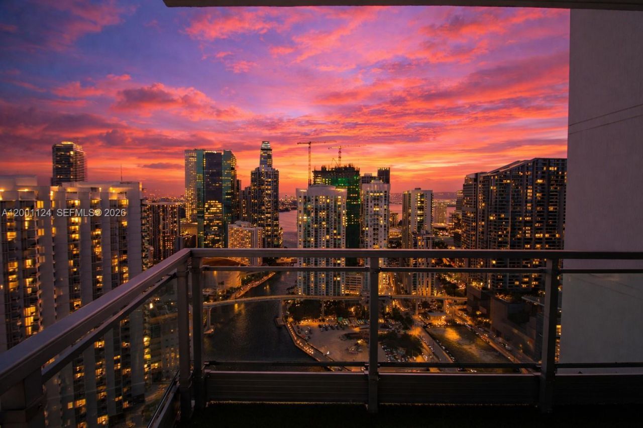 92 SW 3rd St, Unit 4310, Miami, FL 33130 Photo