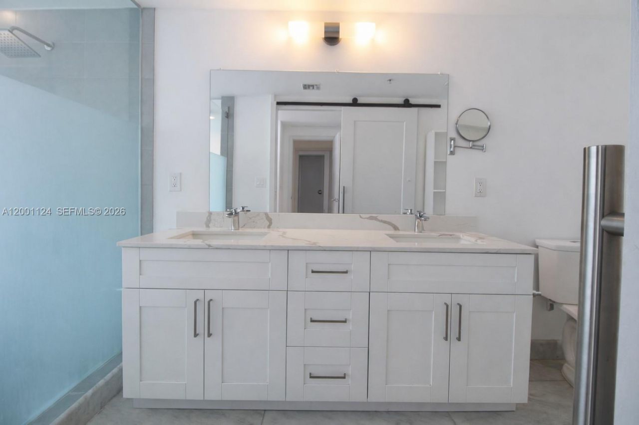 92 SW 3rd St, Unit 4310, Miami, FL 33130 Photo