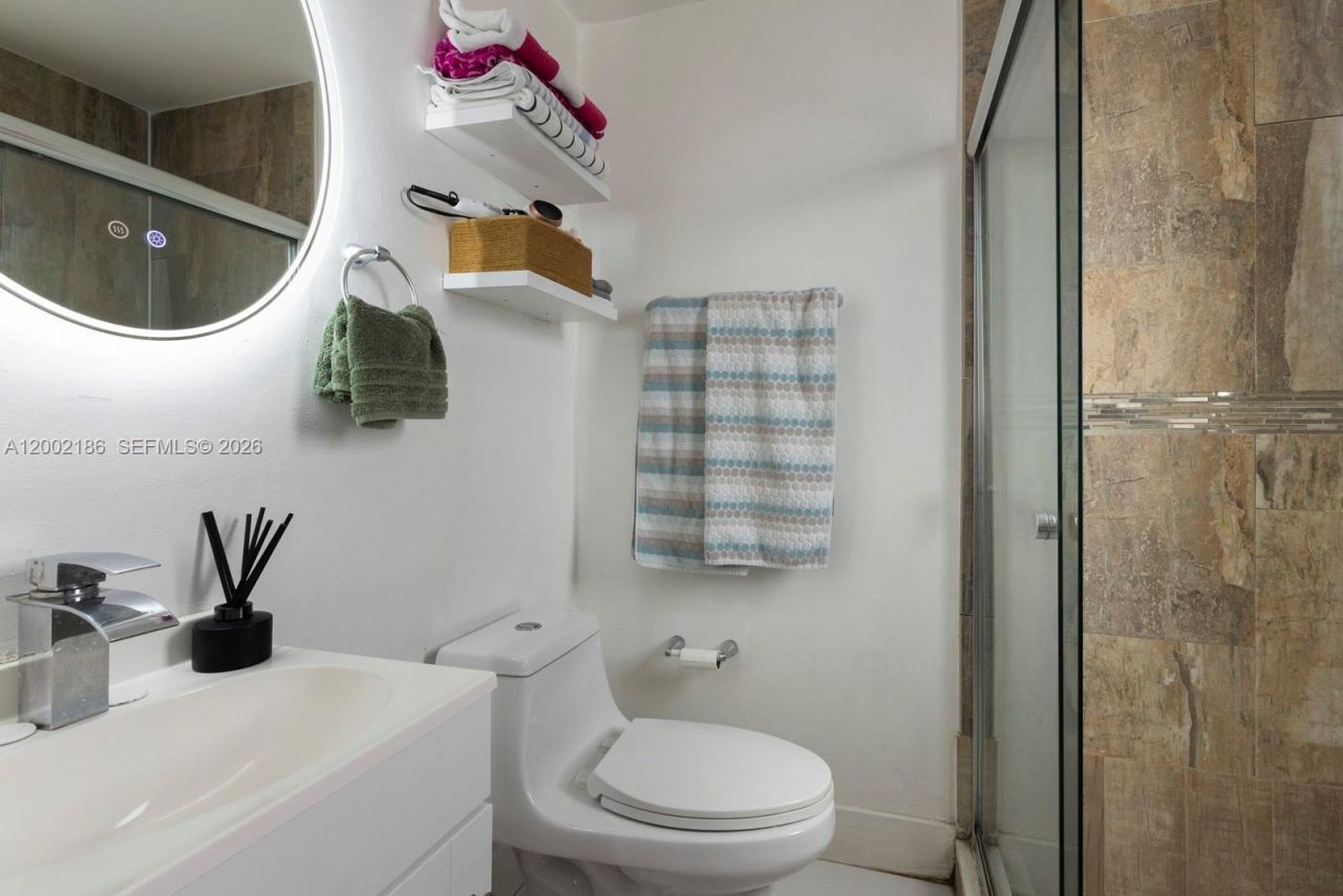 335 Ocean Dr, Unit 120, Miami Beach, FL 33139 Photo