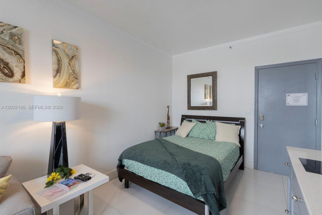 335 Ocean Dr, Unit 120, Miami Beach, FL 33139 Photo