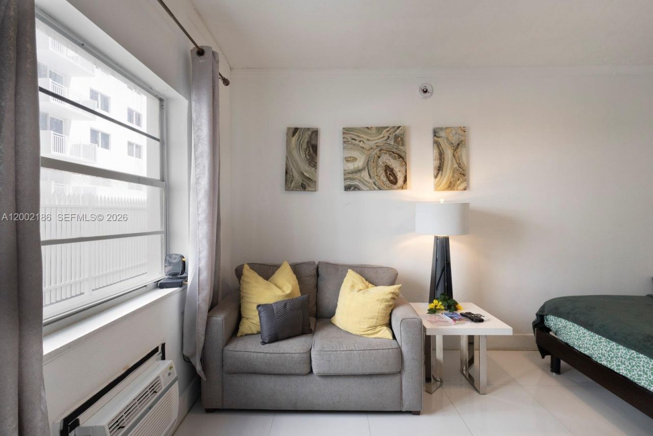 335 Ocean Dr, Unit 120, Miami Beach, FL 33139 Photo