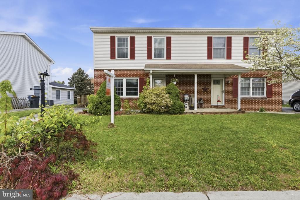 18 E LAKEVIEW DRIVE, LITTLESTOWN, PA 17340