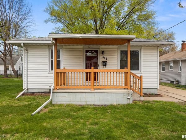 315 E ELMHURST Avenue, Peoria, IL 61603
