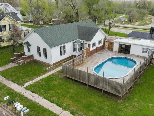 105 N 1ST Street, Sparland, IL 61565