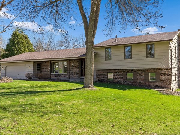 1120 Vagabond Lane N, Plymouth, MN 55447