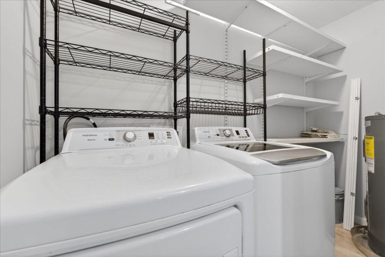 1594 Westwood Drive Photo 11