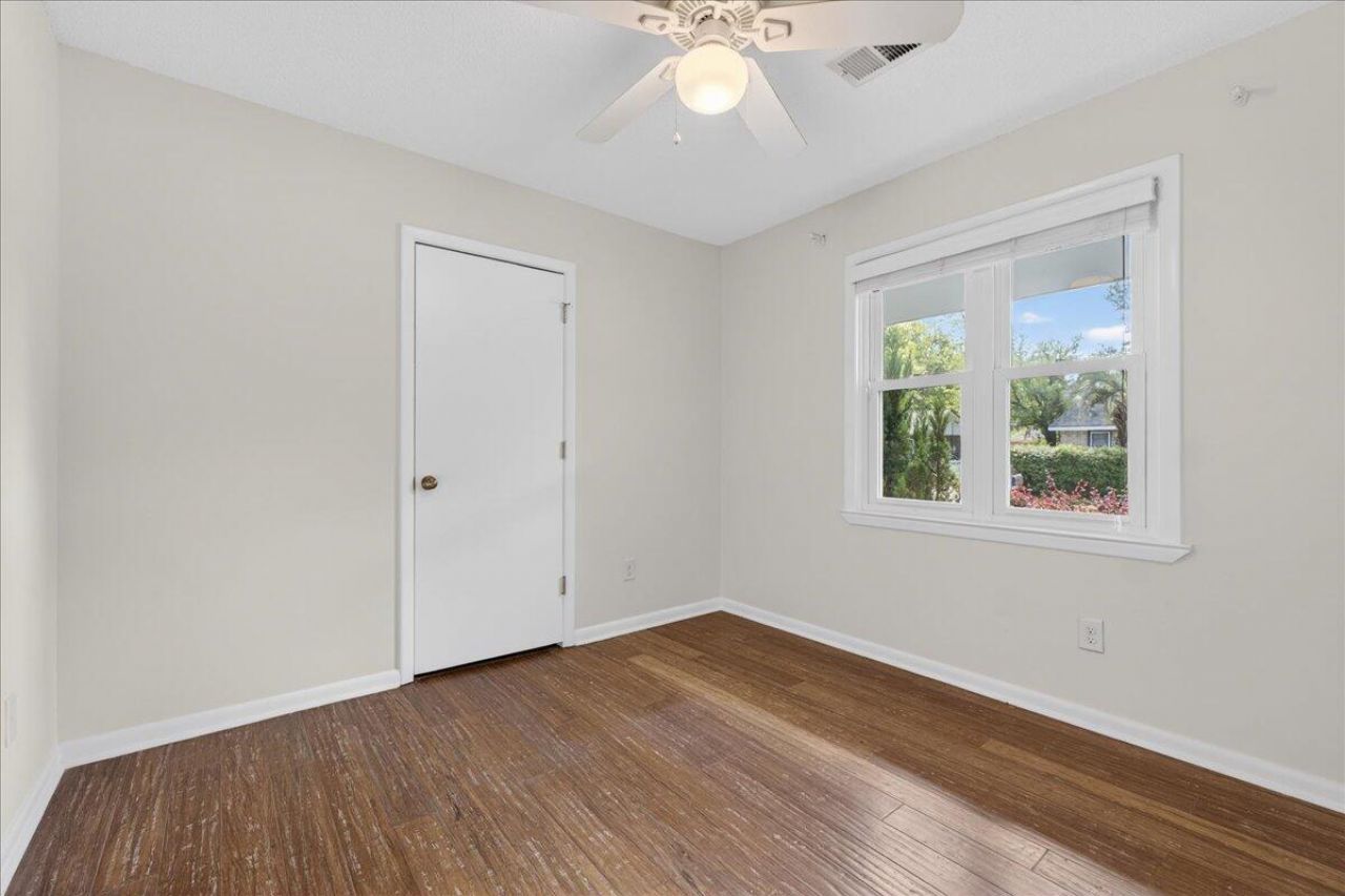 1594 Westwood Drive Photo 12