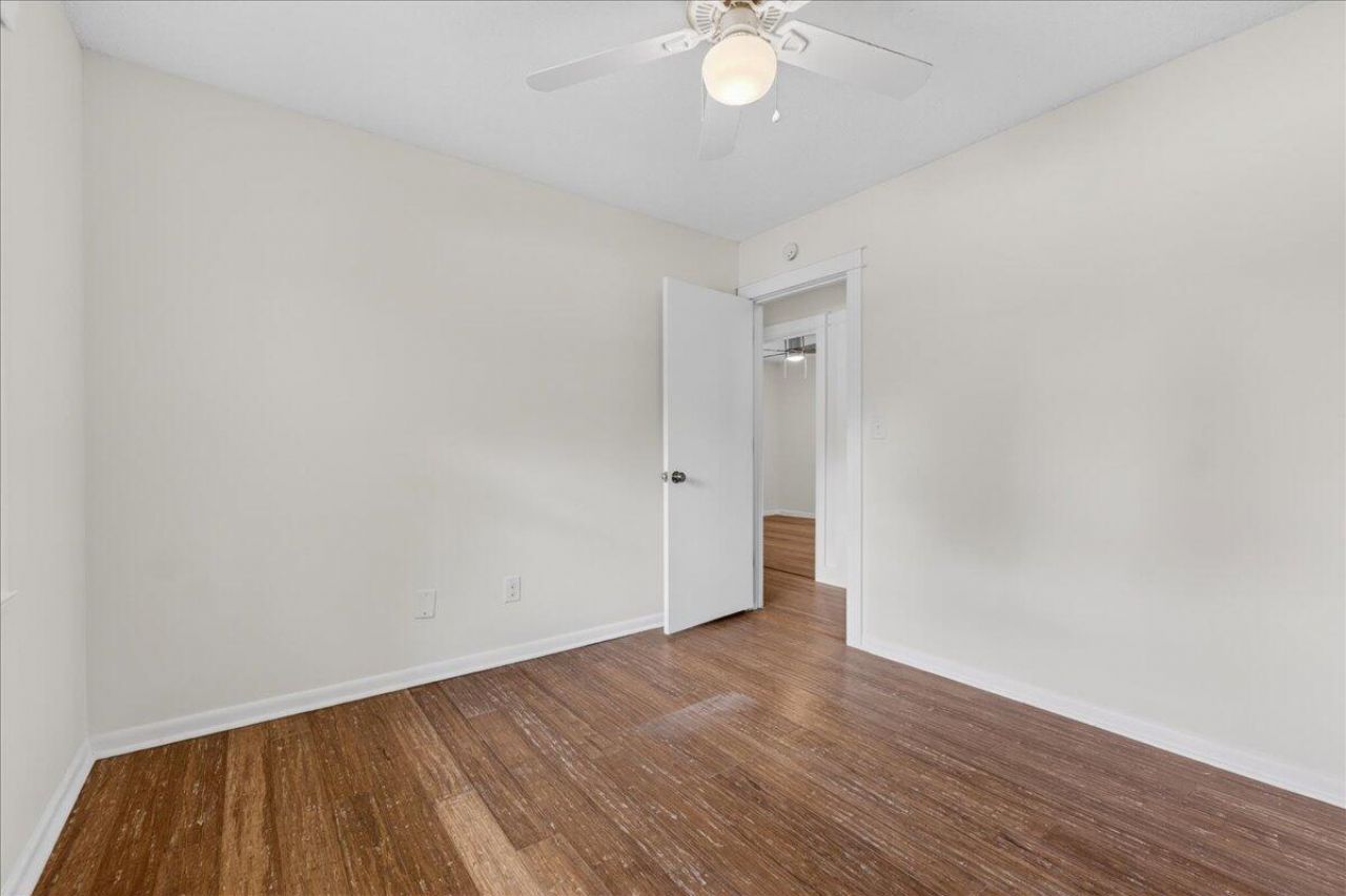 1594 Westwood Drive Photo 13