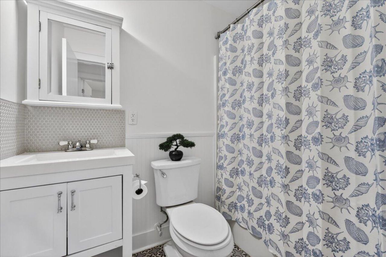 1594 Westwood Drive Photo 19