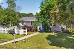 1594 Westwood Drive photo 4