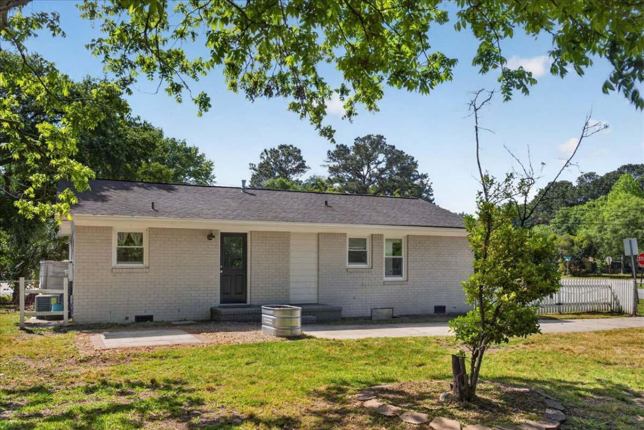 1594 Westwood Drive Photo 22