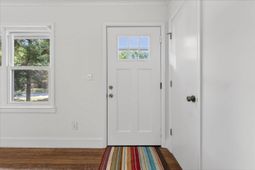 1594 Westwood Drive photo 4