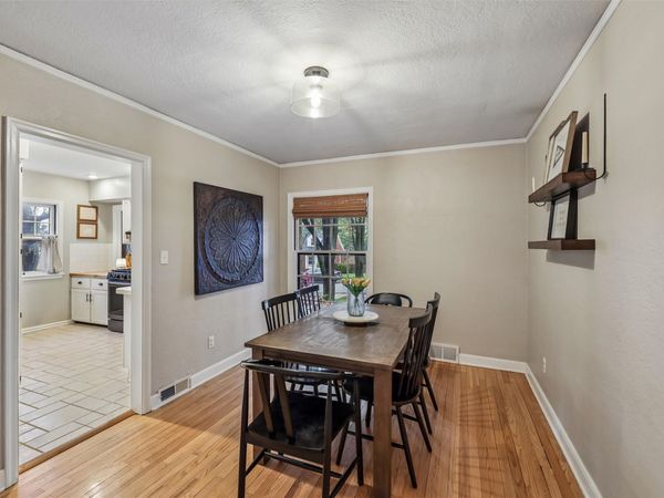 6702 Forest Court , Windsor Heights, IA 50324