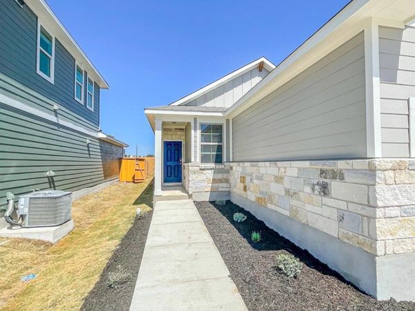 465 Unforgiven LN , Jarrell, TX 76537