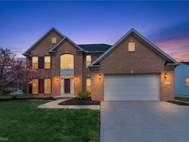 136 Stonesthrow Drive, Berea, OH 44017 Photo 2