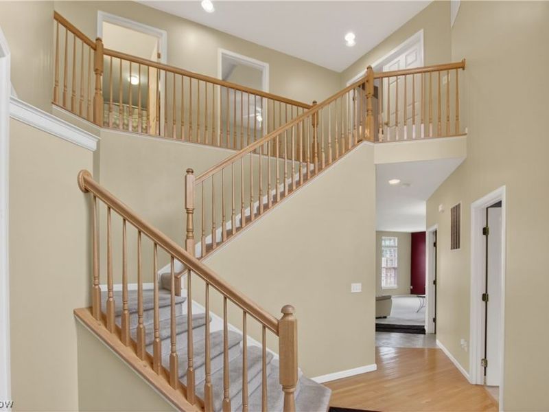 136 Stonesthrow Drive, Berea, OH 44017 Photo 3