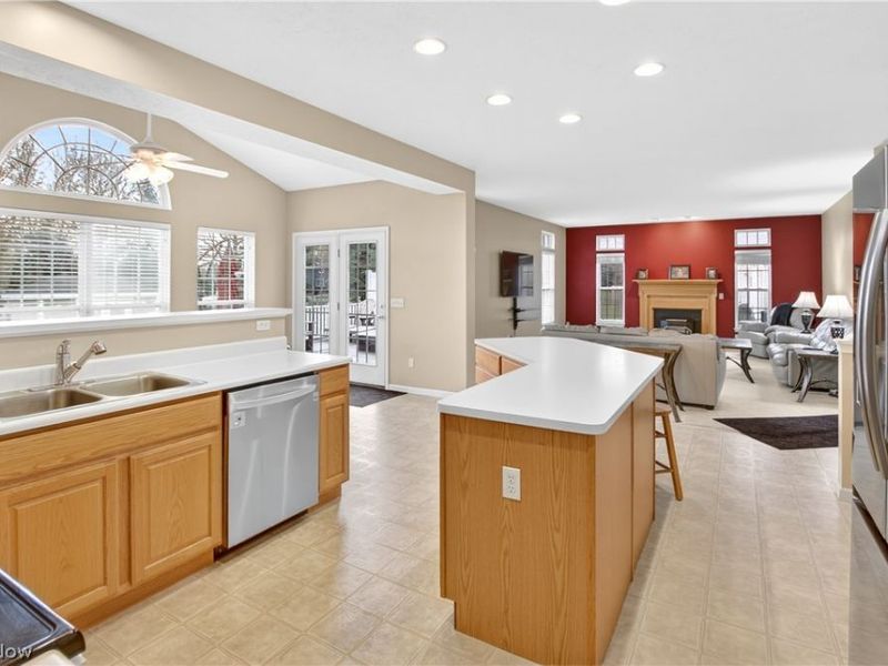 136 Stonesthrow Drive, Berea, OH 44017 Photo 9