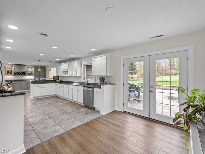 12440 Harold Drive, Chesterland, OH 44026 Photo 10