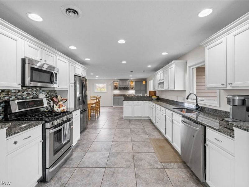 12440 Harold Drive, Chesterland, OH 44026 Photo 13