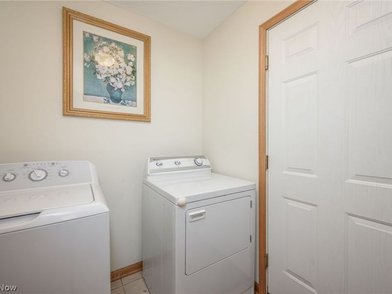 1432 Waters Edge Drive, Akron, OH 44313 Photo 12