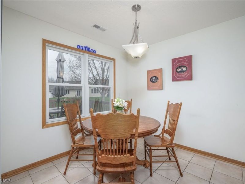 1432 Waters Edge Drive, Akron, OH 44313 Photo 8