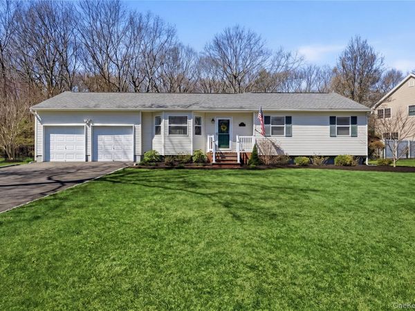 4 Doral Lane , Yaphank, NY 11980