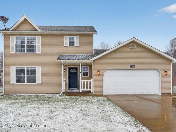 50555 Chardonnay Street, Paw Paw, MI 49079