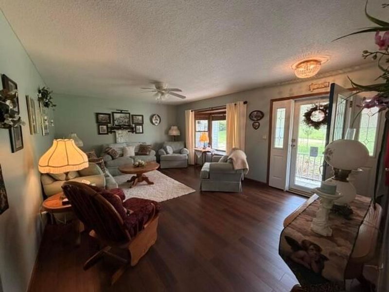 4630 Chestnut Hills Road NE, Newark, OH 43055 Photo 3