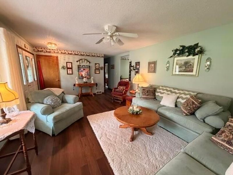 4630 Chestnut Hills Road NE, Newark, OH 43055 Photo 4