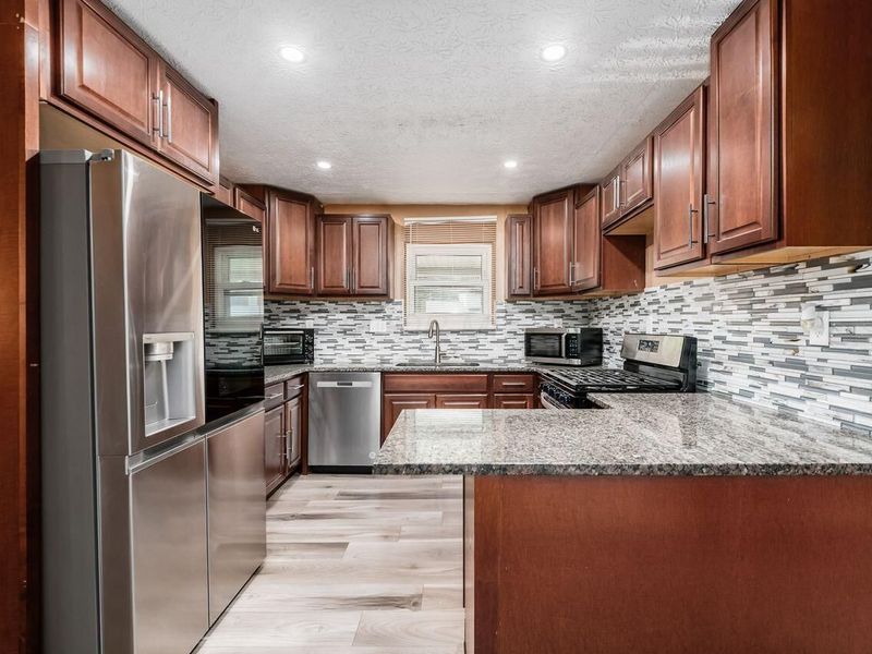 1914 Walden Drive , Columbus, OH 43229 Photo 11