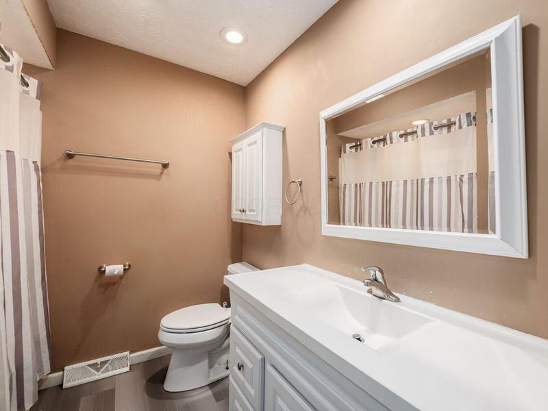 1914 Walden Drive , Columbus, OH 43229 Photo 23