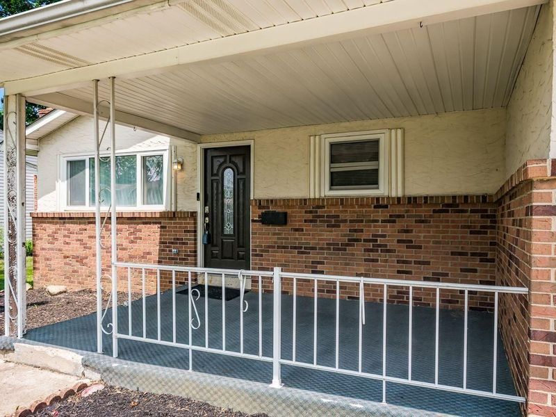 1914 Walden Drive , Columbus, OH 43229 Photo 4