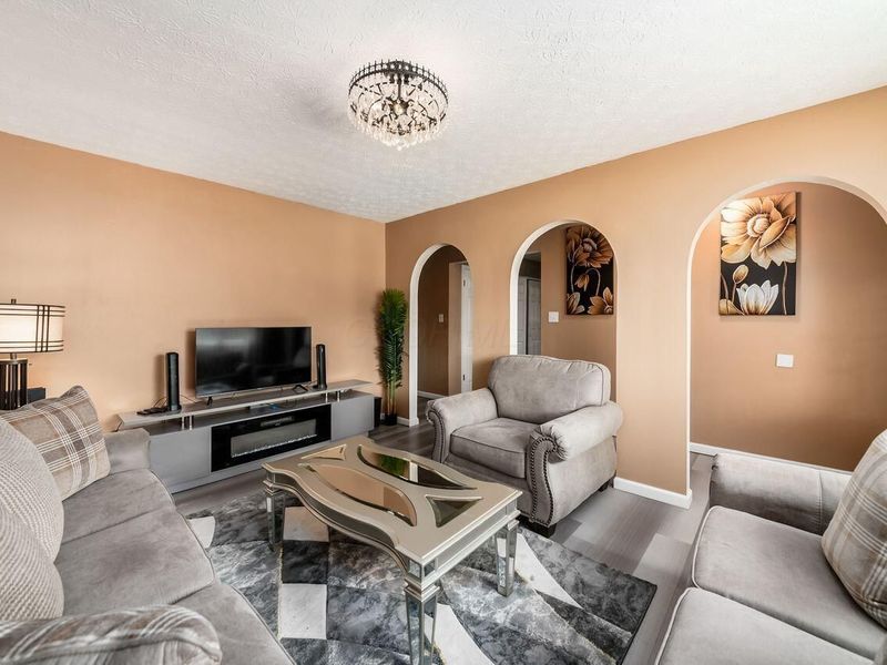 1914 Walden Drive , Columbus, OH 43229 Photo 8