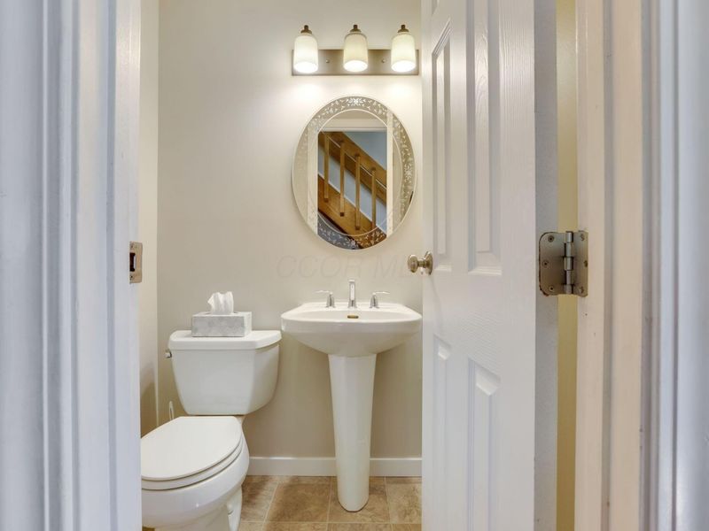 5876 Waterview Drive , Hilliard, OH 43026 Photo 10