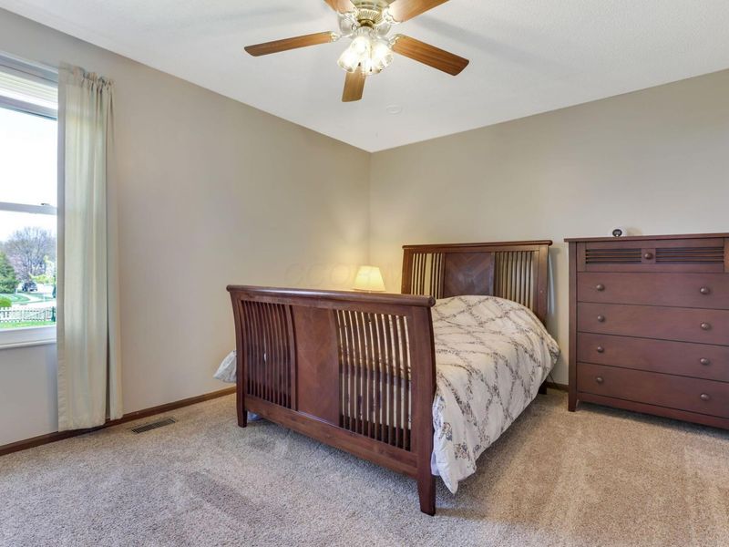 5876 Waterview Drive , Hilliard, OH 43026 Photo 15