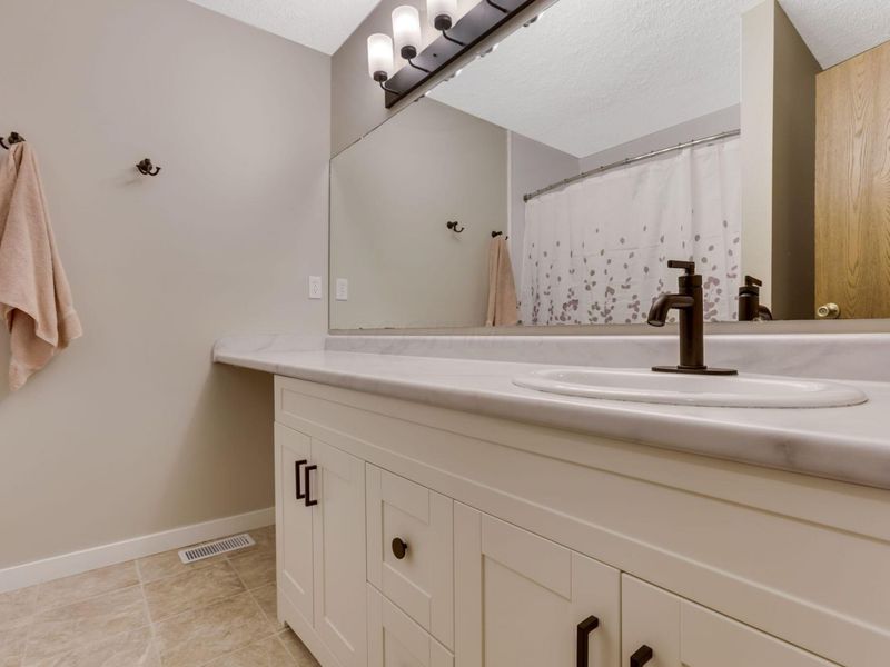 5876 Waterview Drive , Hilliard, OH 43026 Photo 19