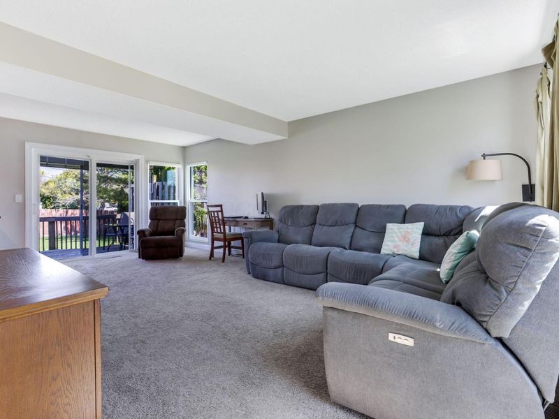 5876 Waterview Drive , Hilliard, OH 43026 Photo 3