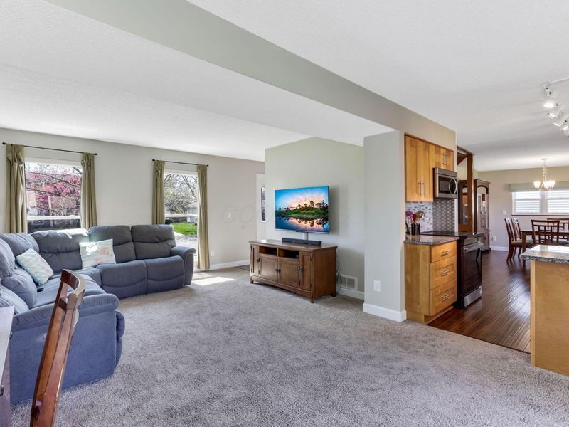 5876 Waterview Drive , Hilliard, OH 43026 Photo 5