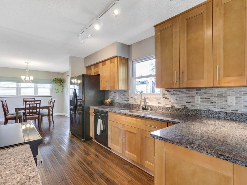 5876 Waterview Drive , Hilliard, OH 43026 Photo 6