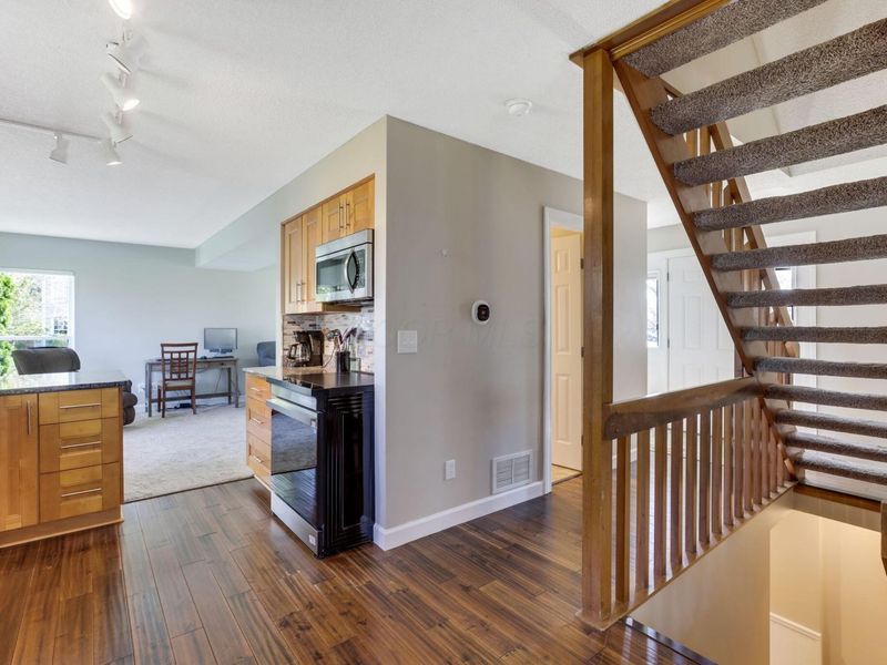 5876 Waterview Drive , Hilliard, OH 43026 Photo 7