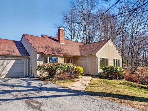 1 Wildwood Drive SW, Unit 1, Cape Elizabeth, ME 04107