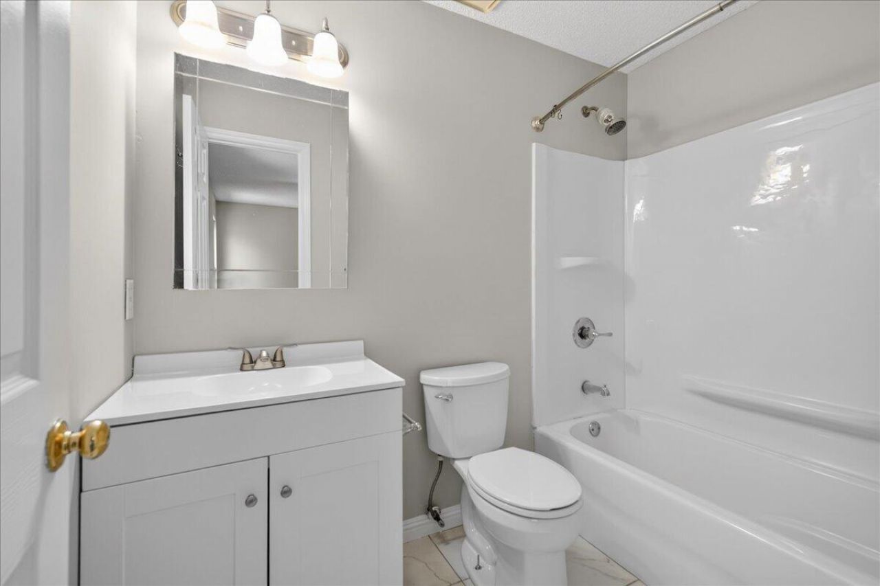 8467 Walsham Street Photo 34