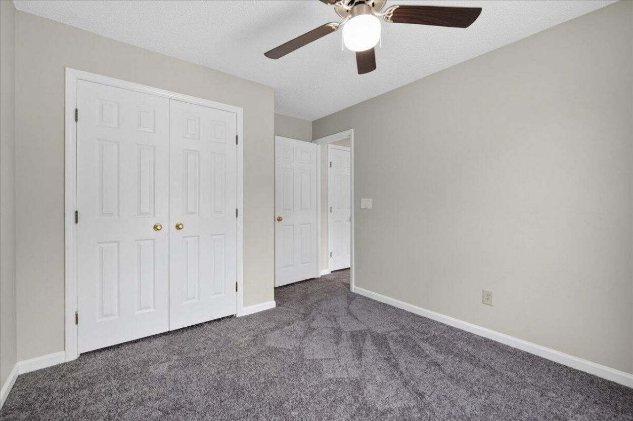 8467 Walsham Street Photo 39